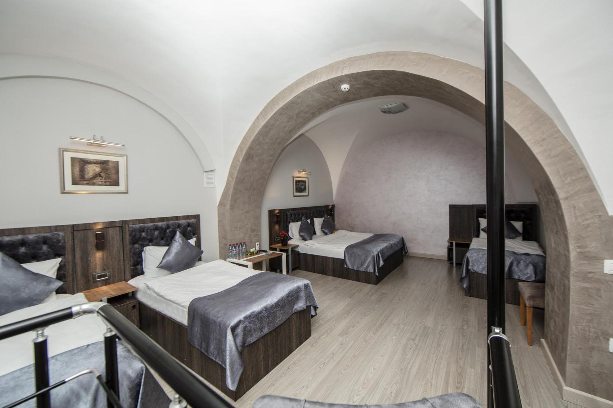 Passaje Old Hotel Baku Bagian luar foto