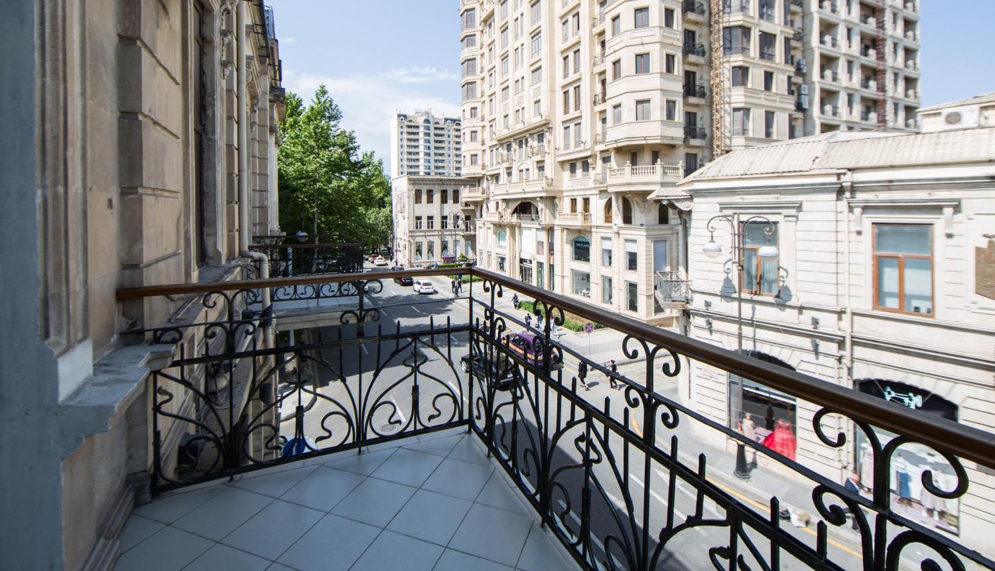 Passaje Old Hotel Baku Bagian luar foto