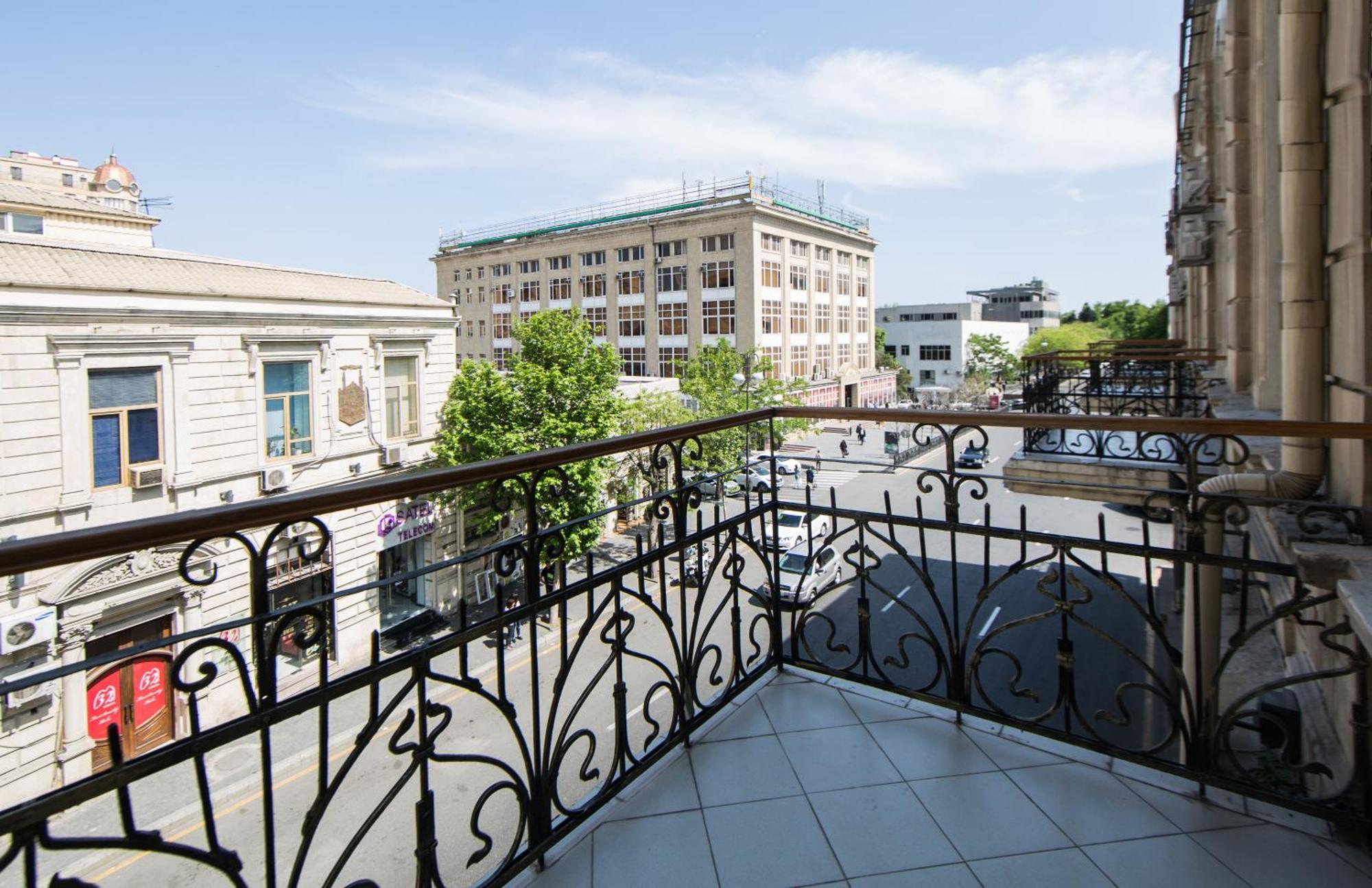 Passaje Old Hotel Baku Bagian luar foto