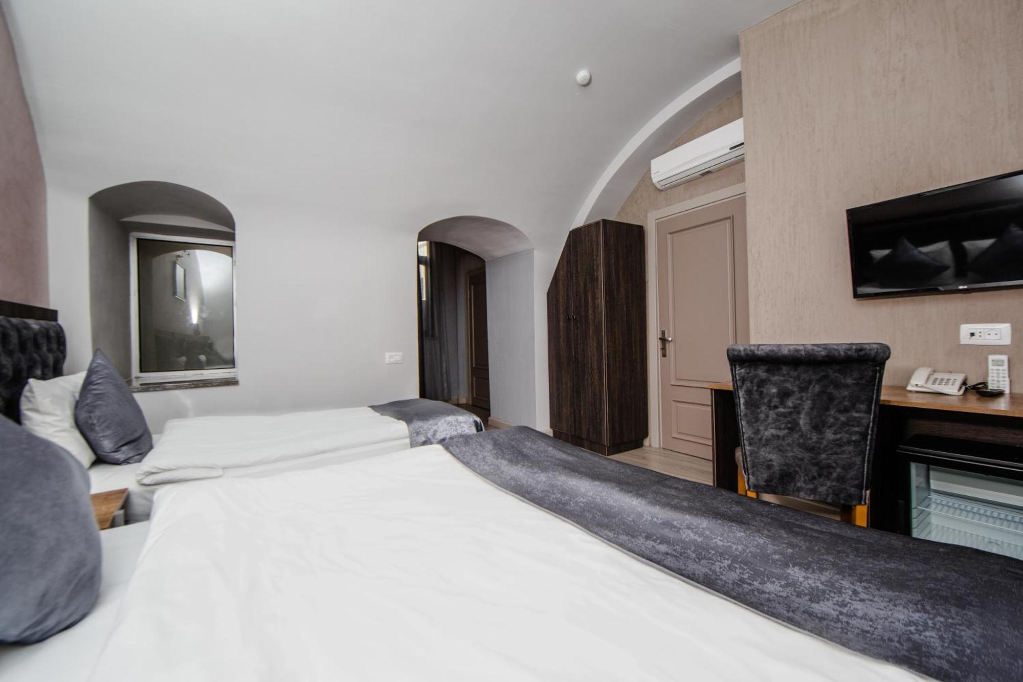 Passaje Old Hotel Baku Bagian luar foto