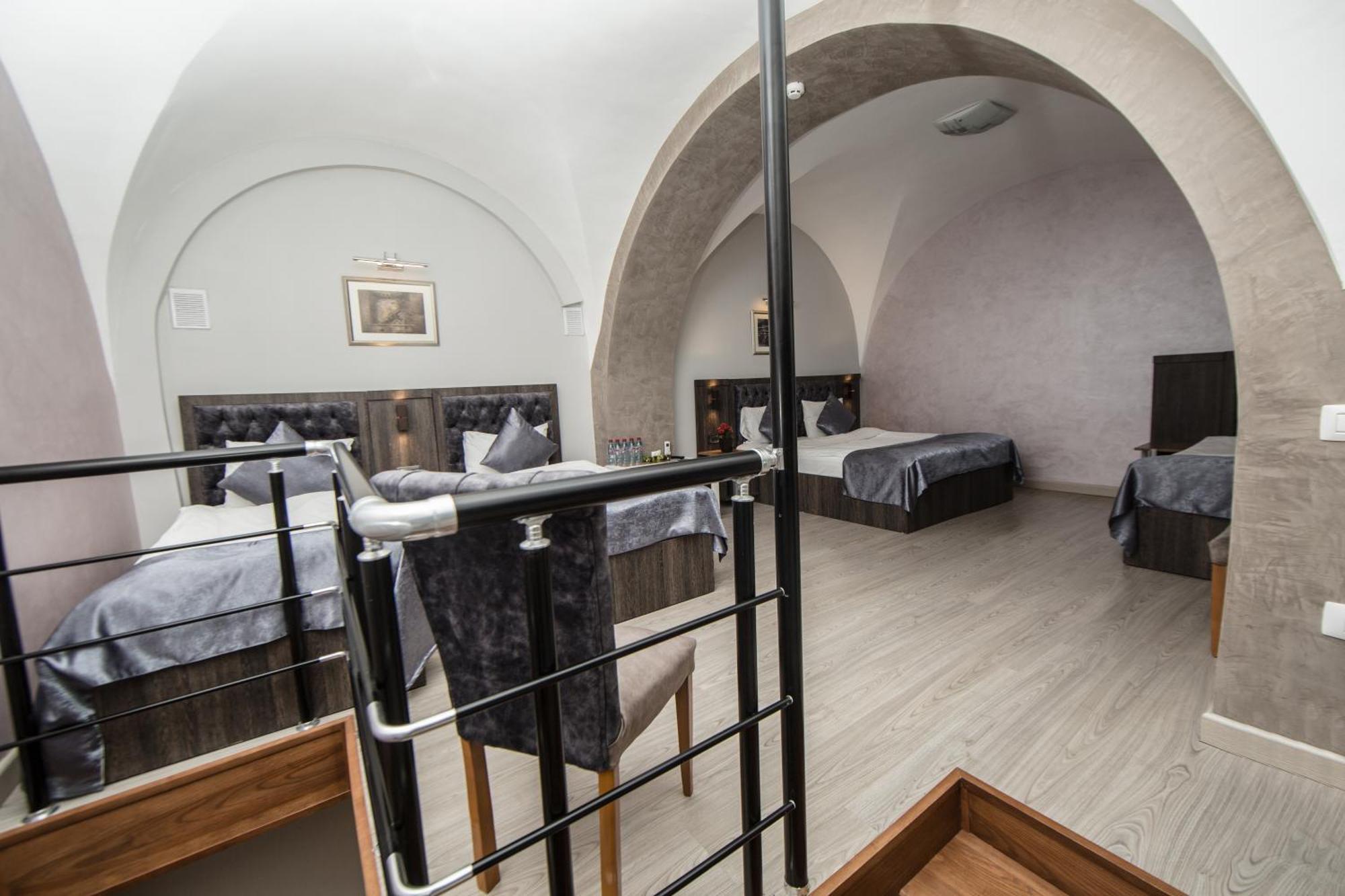 Passaje Old Hotel Baku Bagian luar foto