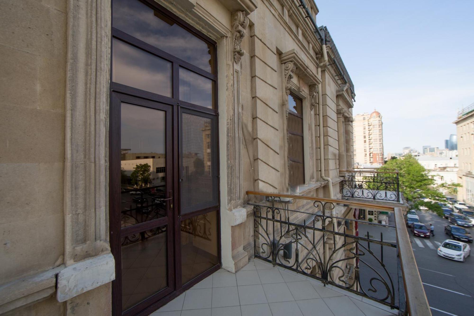 Passaje Old Hotel Baku Bagian luar foto