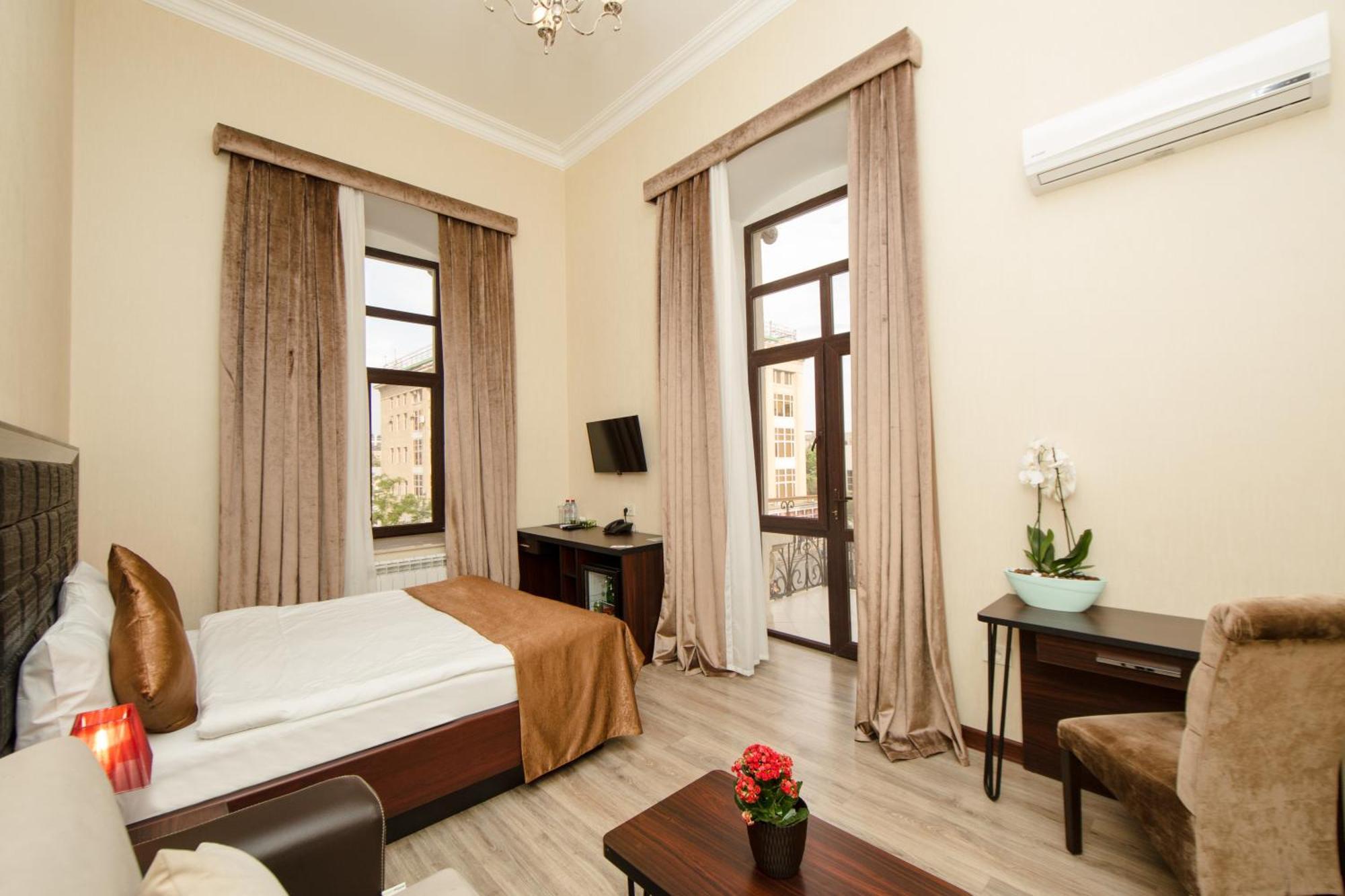 Passaje Old Hotel Baku Bagian luar foto