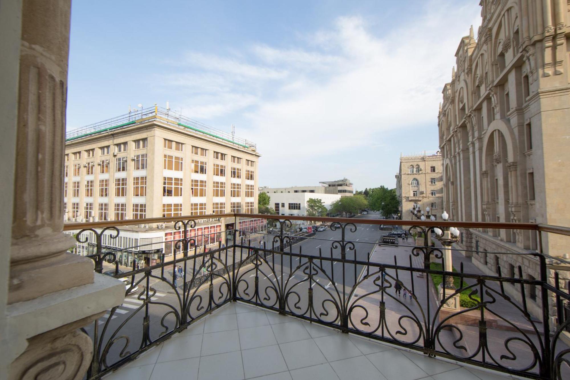 Passaje Old Hotel Baku Bagian luar foto