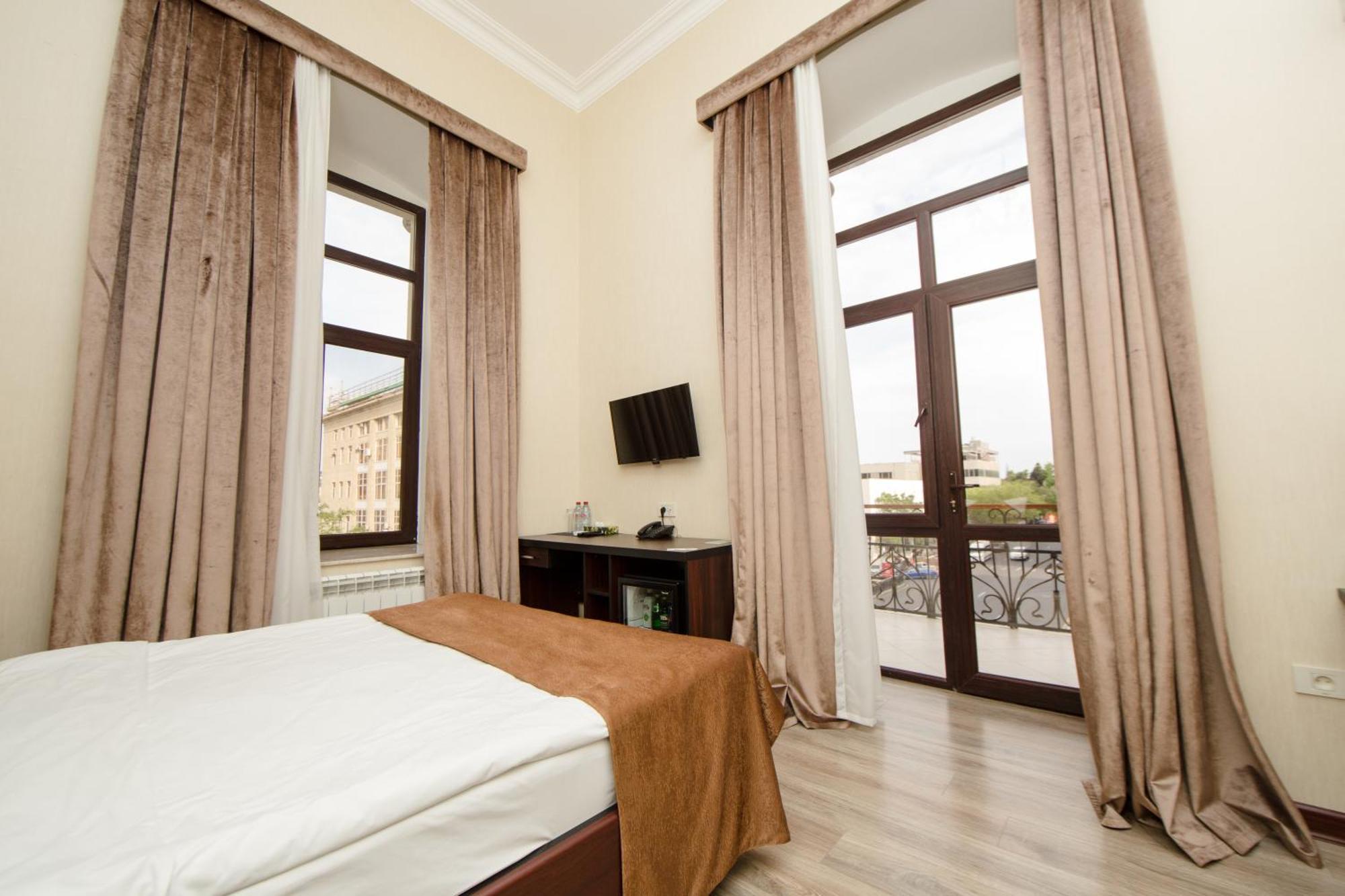 Passaje Old Hotel Baku Bagian luar foto